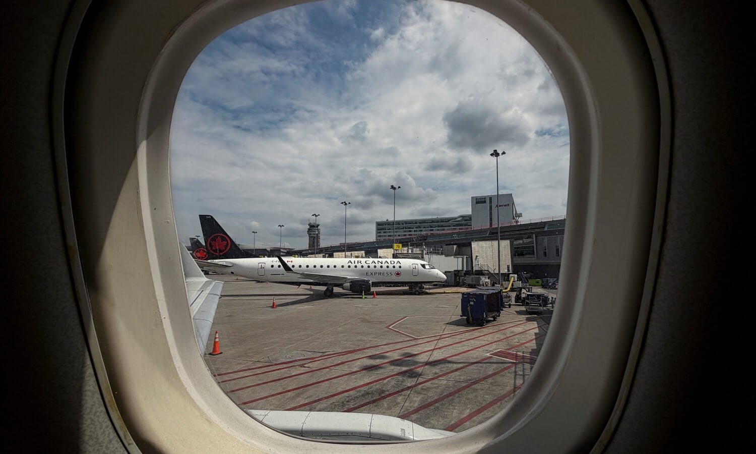 Stock news: Air Canada lowers outlook as fuel costs climb, Teck profits jump
